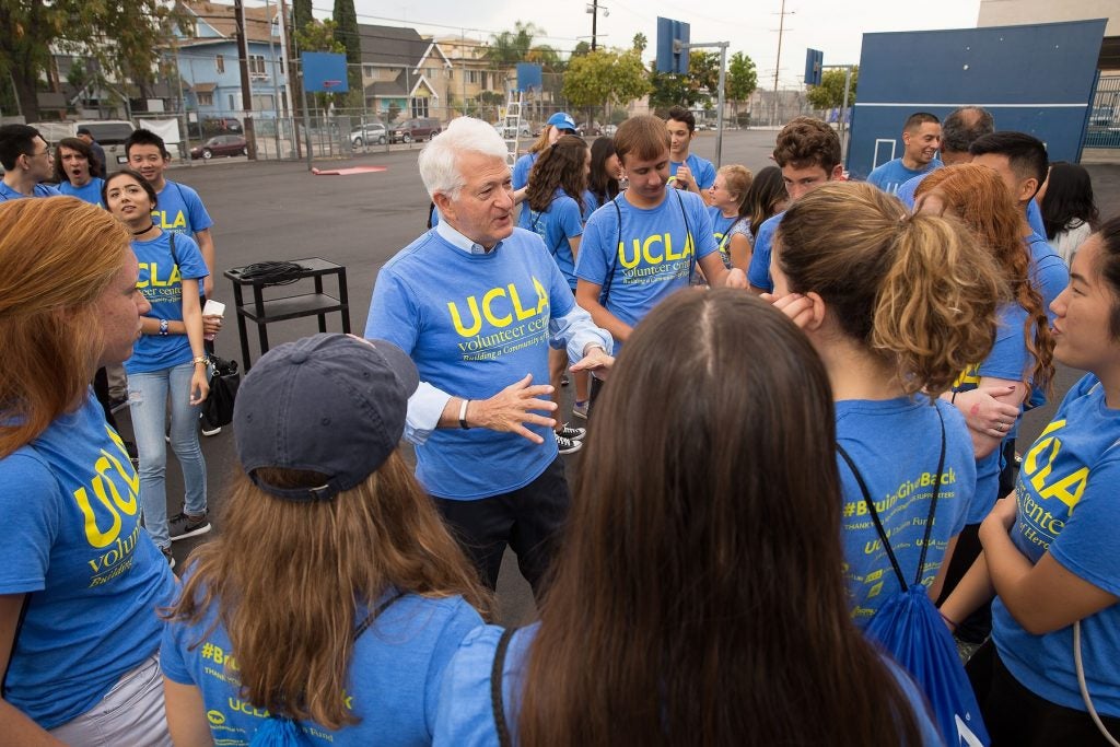 Thousands of Bruins volunteer across Los Angeles UCLA Chancellor